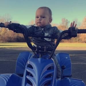 Meet your Posher, Casey